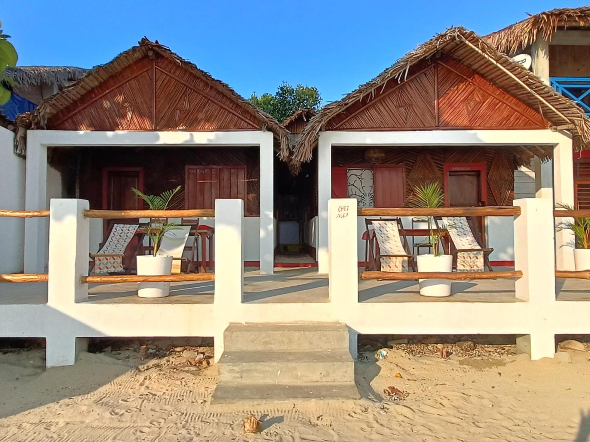 Bed and Breakfast Chez Alex Nosy-Be Exterior foto